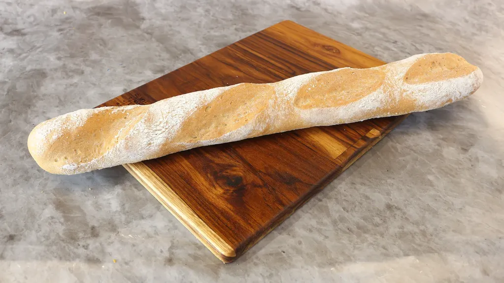 [0024] PAN BAGUETTE AJO Y FH